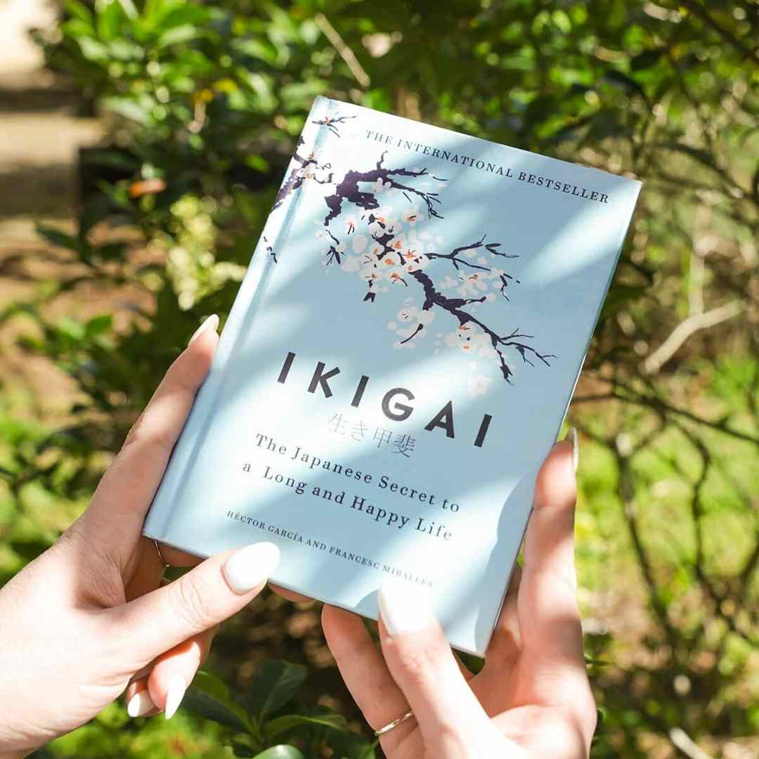 Ikigai (Hard Cover): The Japanese Secret to a Long and Happy Life by Héctor García and Francesc Miralles - Image 3